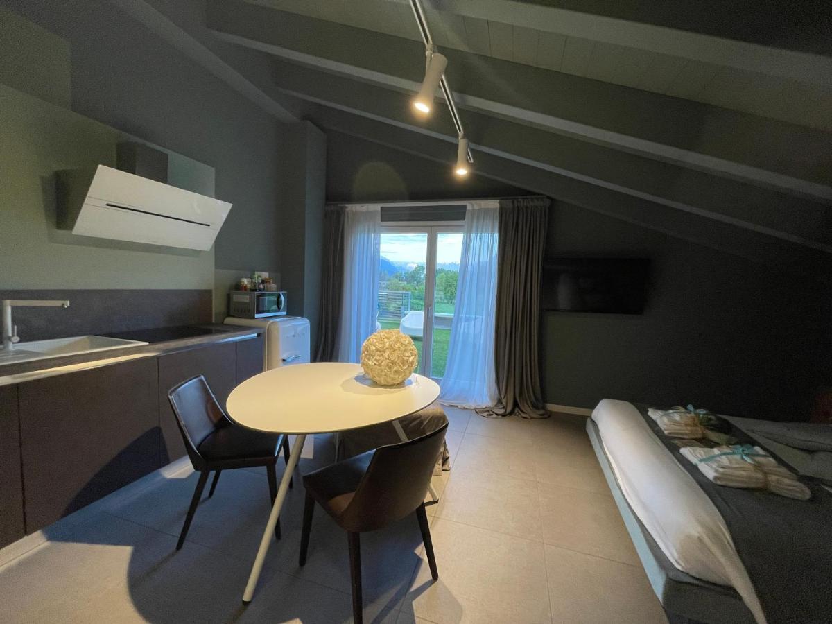 Art B&B Design Costa Volpino Exterior photo
