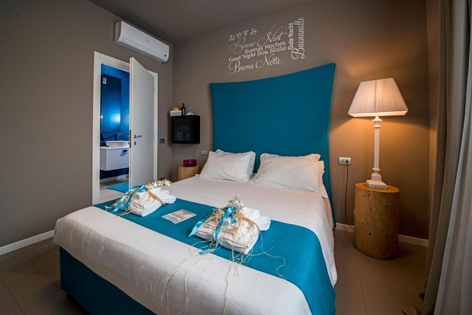 Art B&B Design Costa Volpino Exterior photo