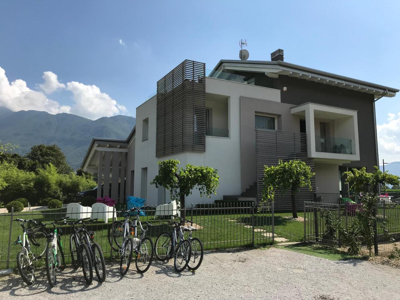 Art B&B Design Costa Volpino Exterior photo